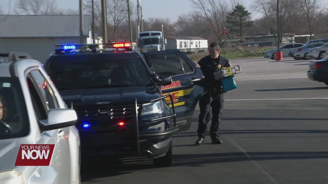 Drivers rewarded showing good driving habits with holiday gifts from Lima Police